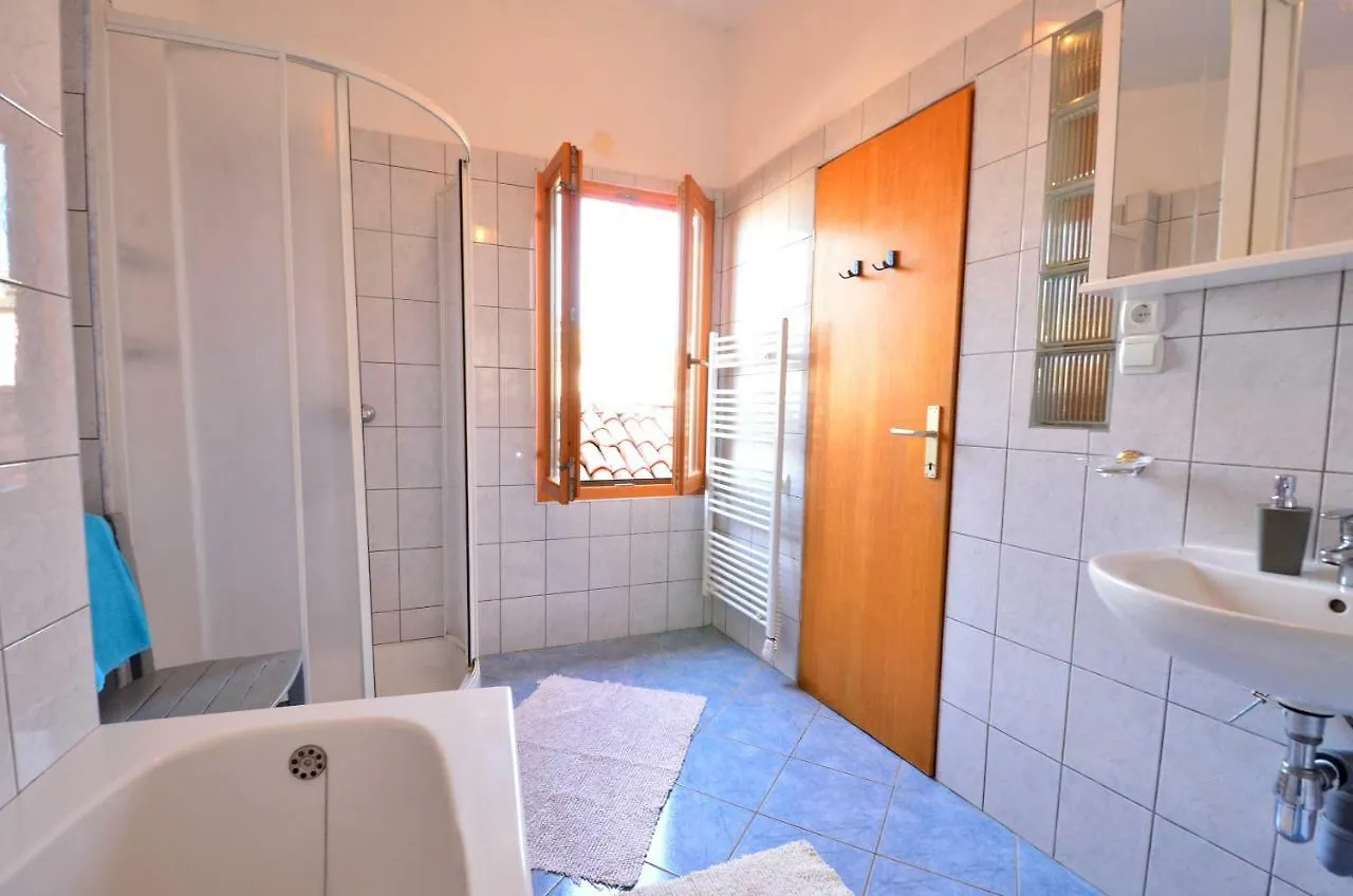 Flora - Family Apartment With Terrace In Centre Of ロヴィニ